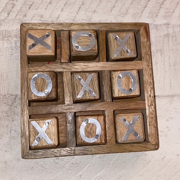Mini wooden tic tac toe game - Picture 1 of 1